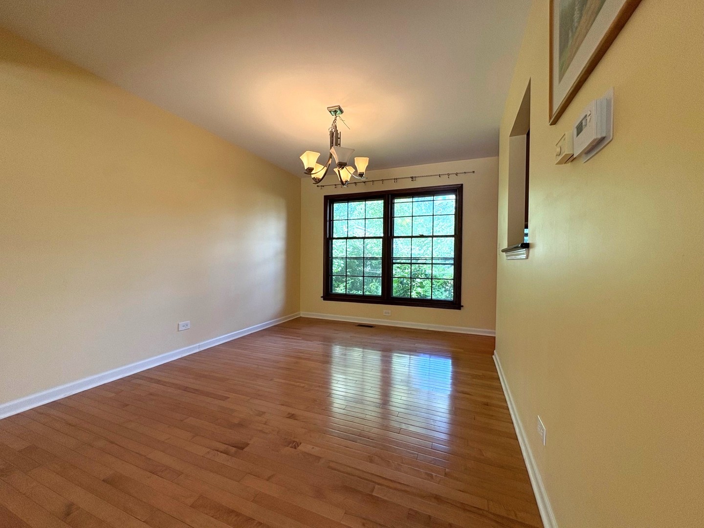 Naperville, Illinois, 60563, United States, 4 Bedrooms Bedrooms, ,3 BathroomsBathrooms,Residential,For Sale,1961191