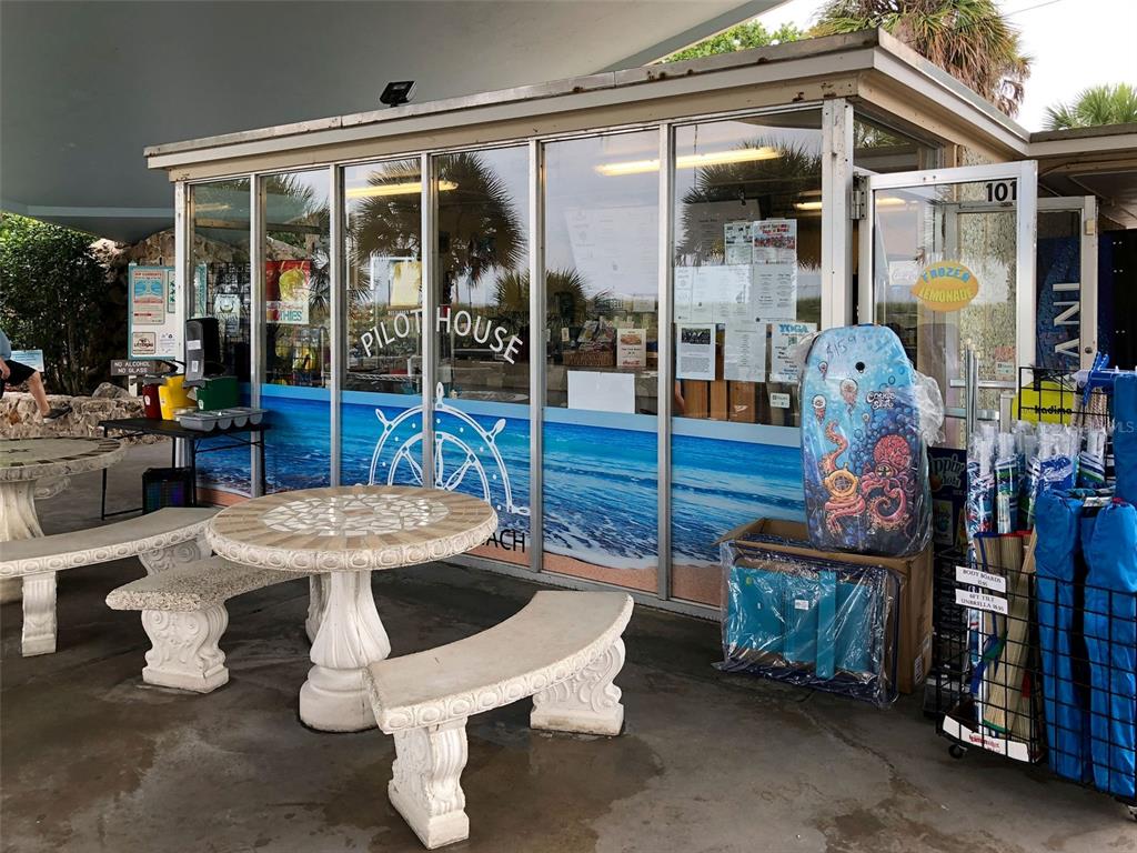 Nokomis, Florida, 34275, United States, 4 Bedrooms Bedrooms, ,3 BathroomsBathrooms,Residential,For Sale,2008819