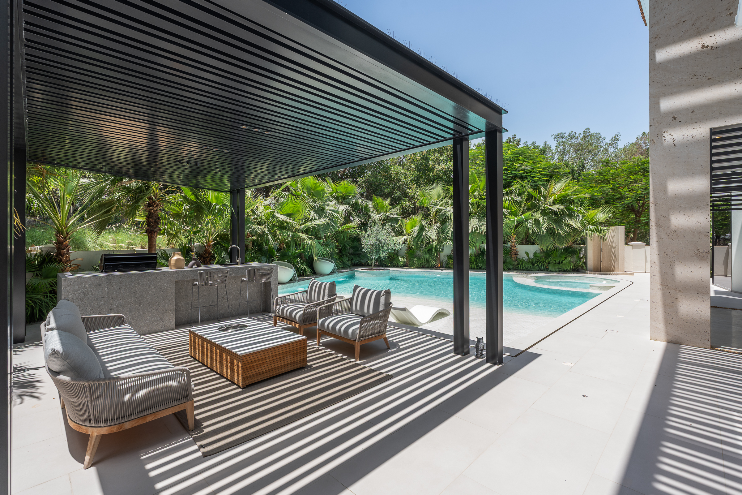  Majestic Ready-to-Move Villa in JGE - 物件實景