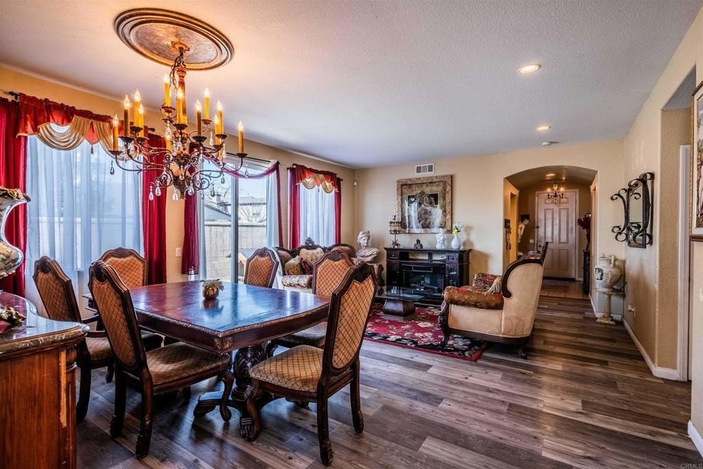 Hemet, California, 92545, United States, 5 Bedrooms Bedrooms, ,3 BathroomsBathrooms,Residential,For Sale,1877252