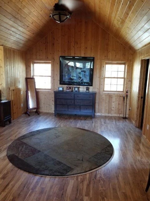 KLAMATH FALLS, Oregon, 97601, United States, 3 Bedrooms Bedrooms, ,3 BathroomsBathrooms,Residential,For Sale,1973852