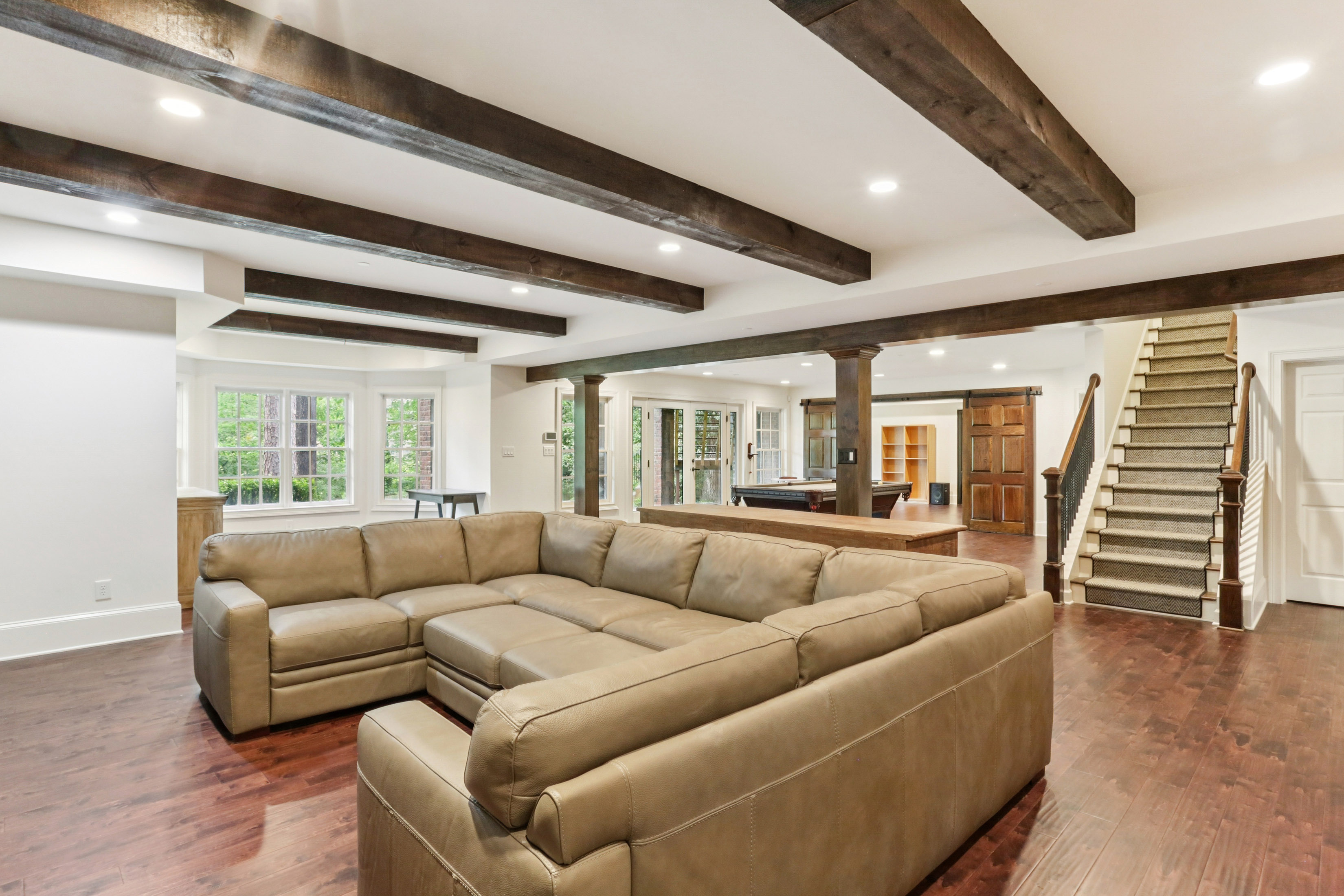  Stunning Brick Traditional in Sought-After Pine Hills - 物件實景