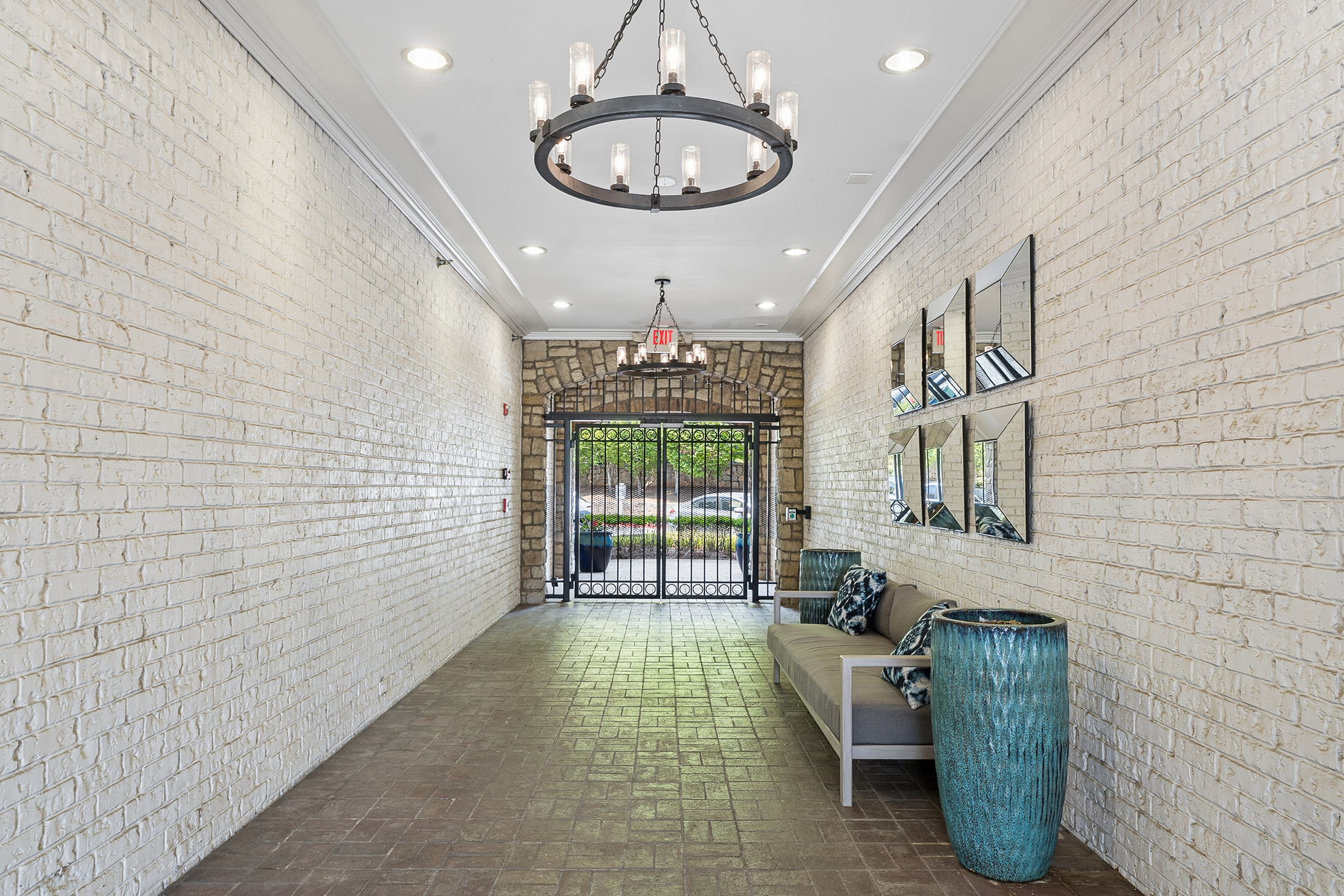  Exceptional Corner Residence in the Vibrant Heart of Midtown - 物件實景