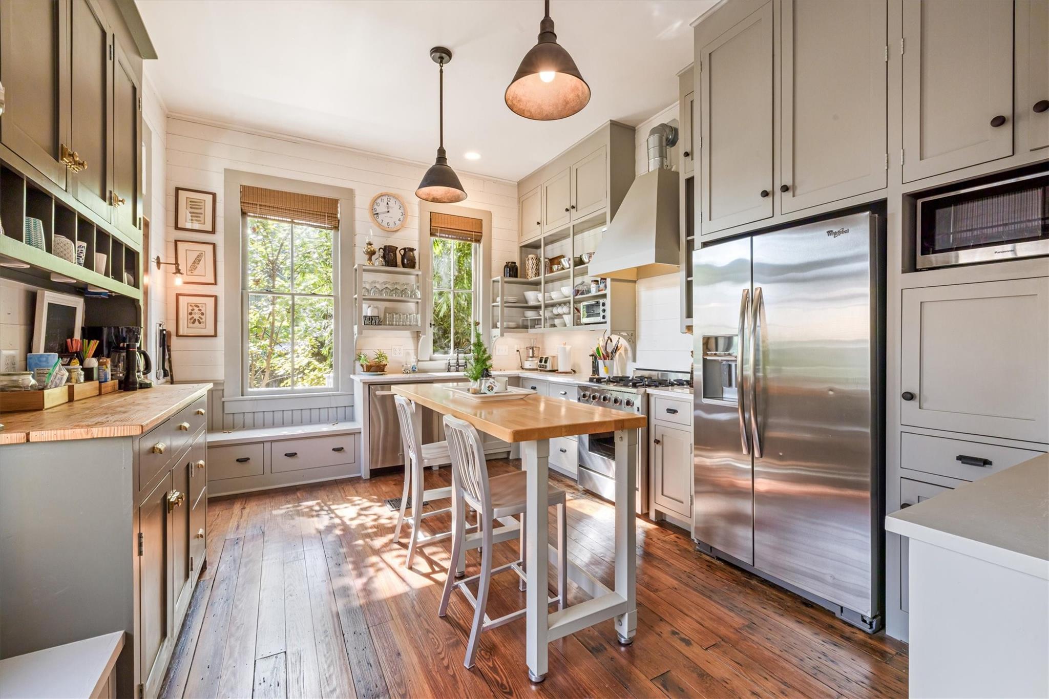 Galveston, Texas, 77550, United States, 3 Bedrooms Bedrooms, ,3 BathroomsBathrooms,Residential,For Sale,1986296