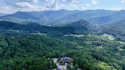 Hiawassee, Georgia, 30546, United States, 3 Bedrooms Bedrooms, ,4 BathroomsBathrooms,Residential,For Sale,1933523