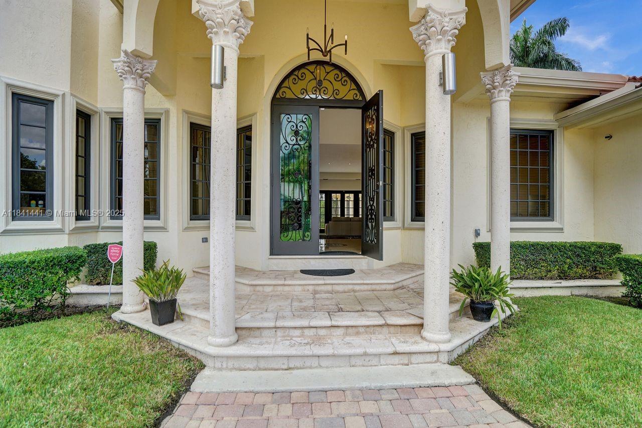Davie, Florida, 33330, United States, 5 Bedrooms Bedrooms, ,5 BathroomsBathrooms,Residential,For Sale,1896833