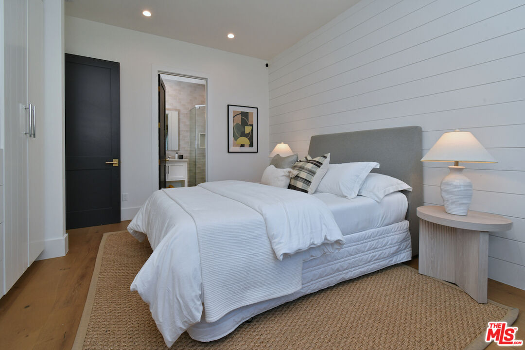 Encino, California, 91316, United States, 4 Bedrooms Bedrooms, ,5 BathroomsBathrooms,Residential,For Sale,2002982