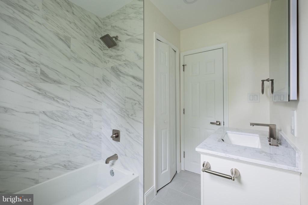 Cherry Hill, New Jersey, 08002, United States, 3 Bedrooms Bedrooms, ,3 BathroomsBathrooms,Residential,For Sale,1921829