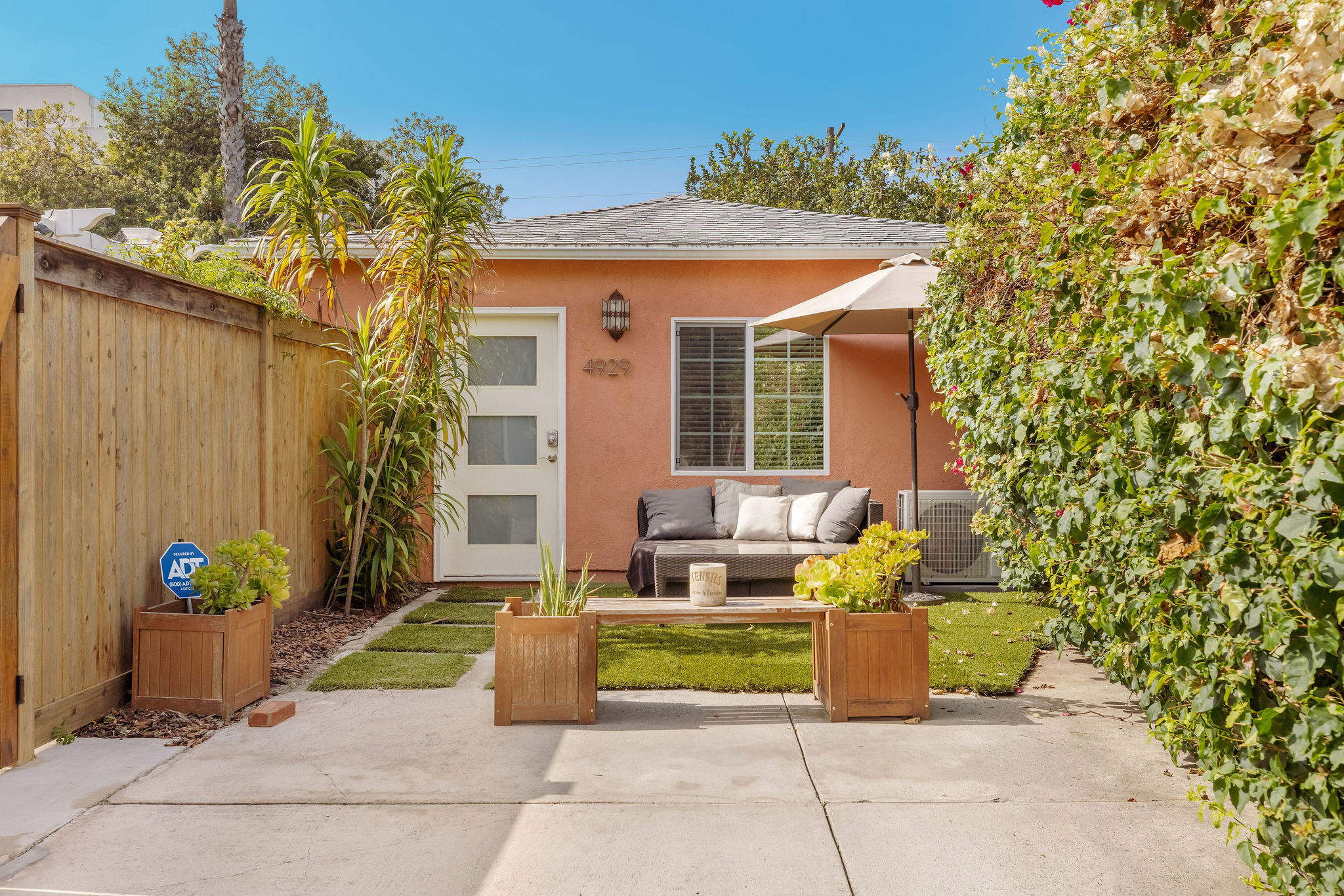  4931 Coolidge Ave - 物件實景