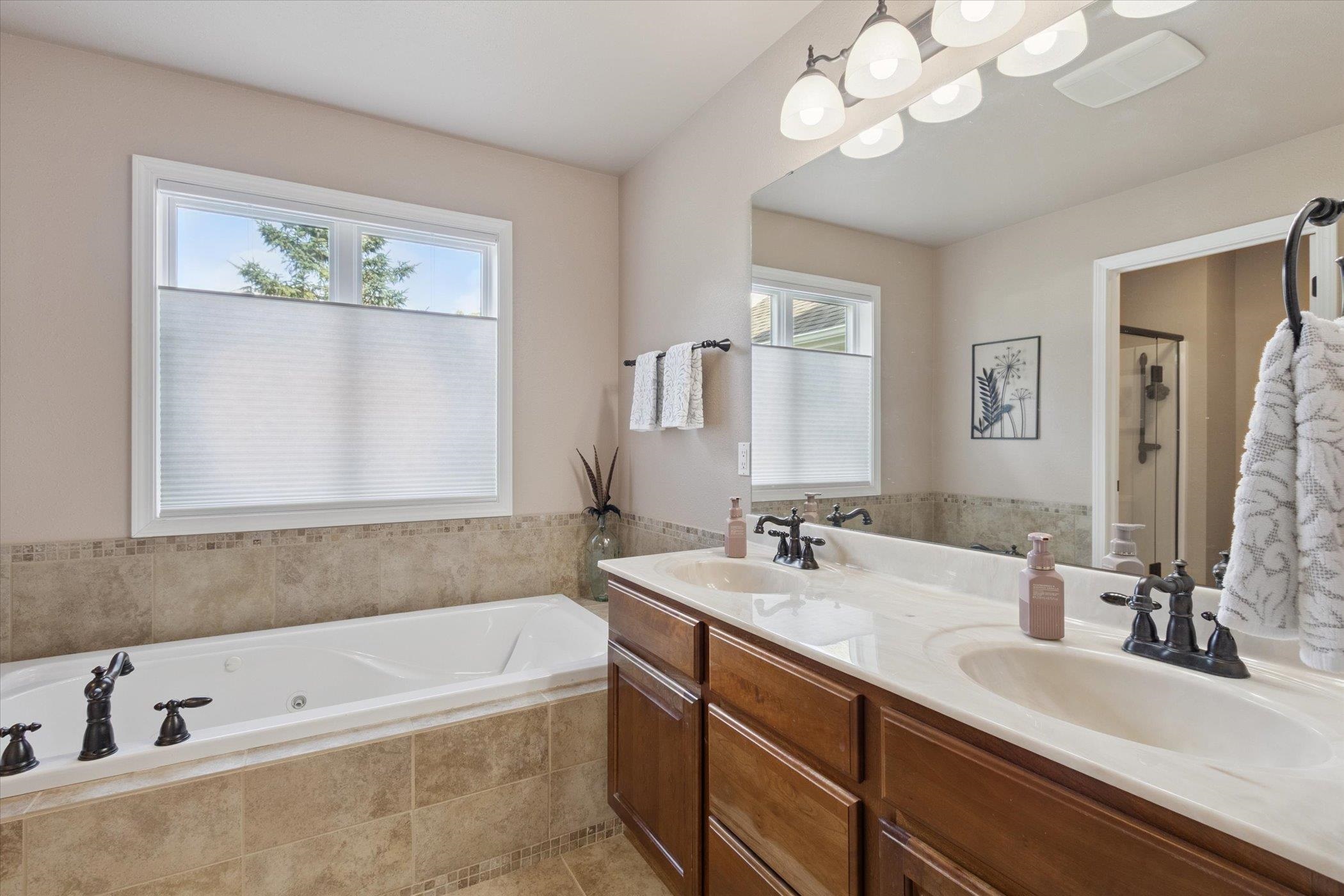 Janesville, Wisconsin, 53546, United States, 3 Bedrooms Bedrooms, ,4 BathroomsBathrooms,Residential,For Sale,1978617