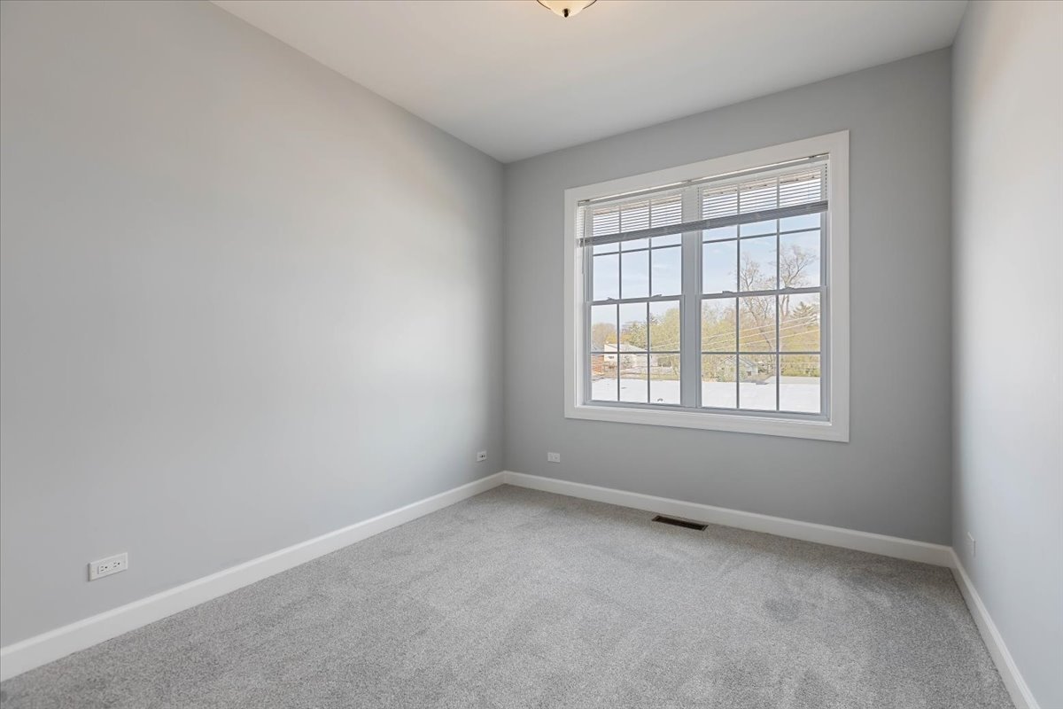 Evanston, Illinois, 60201, United States, 4 Bedrooms Bedrooms, ,3 BathroomsBathrooms,Residential,For Sale,1981115