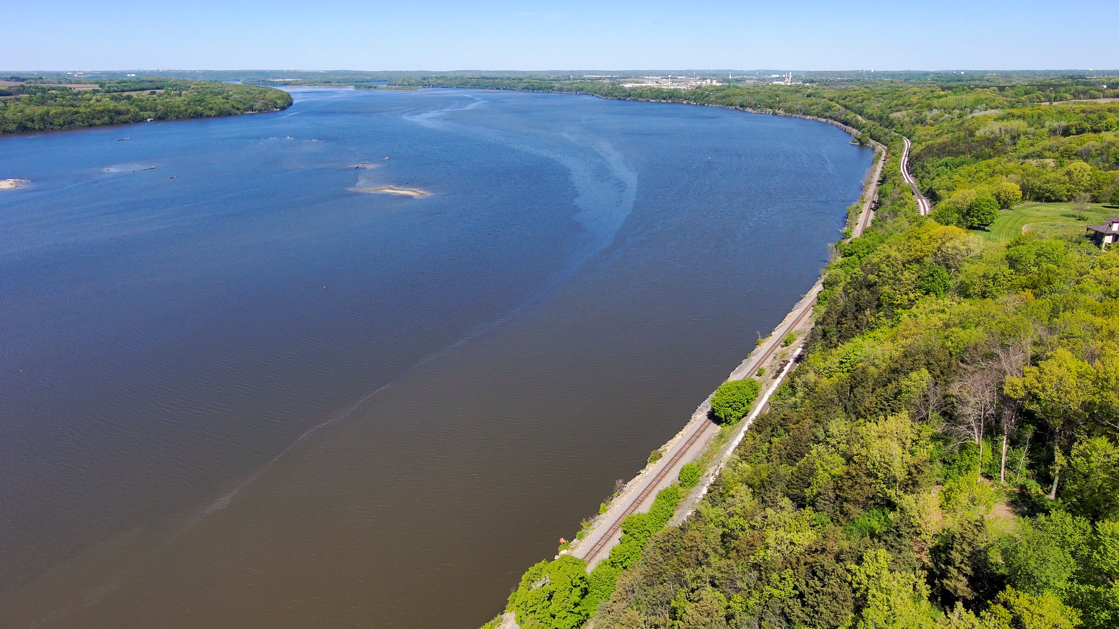  An Elevated Riverfront Sanctuary Above the Mississippi River - 物件實景