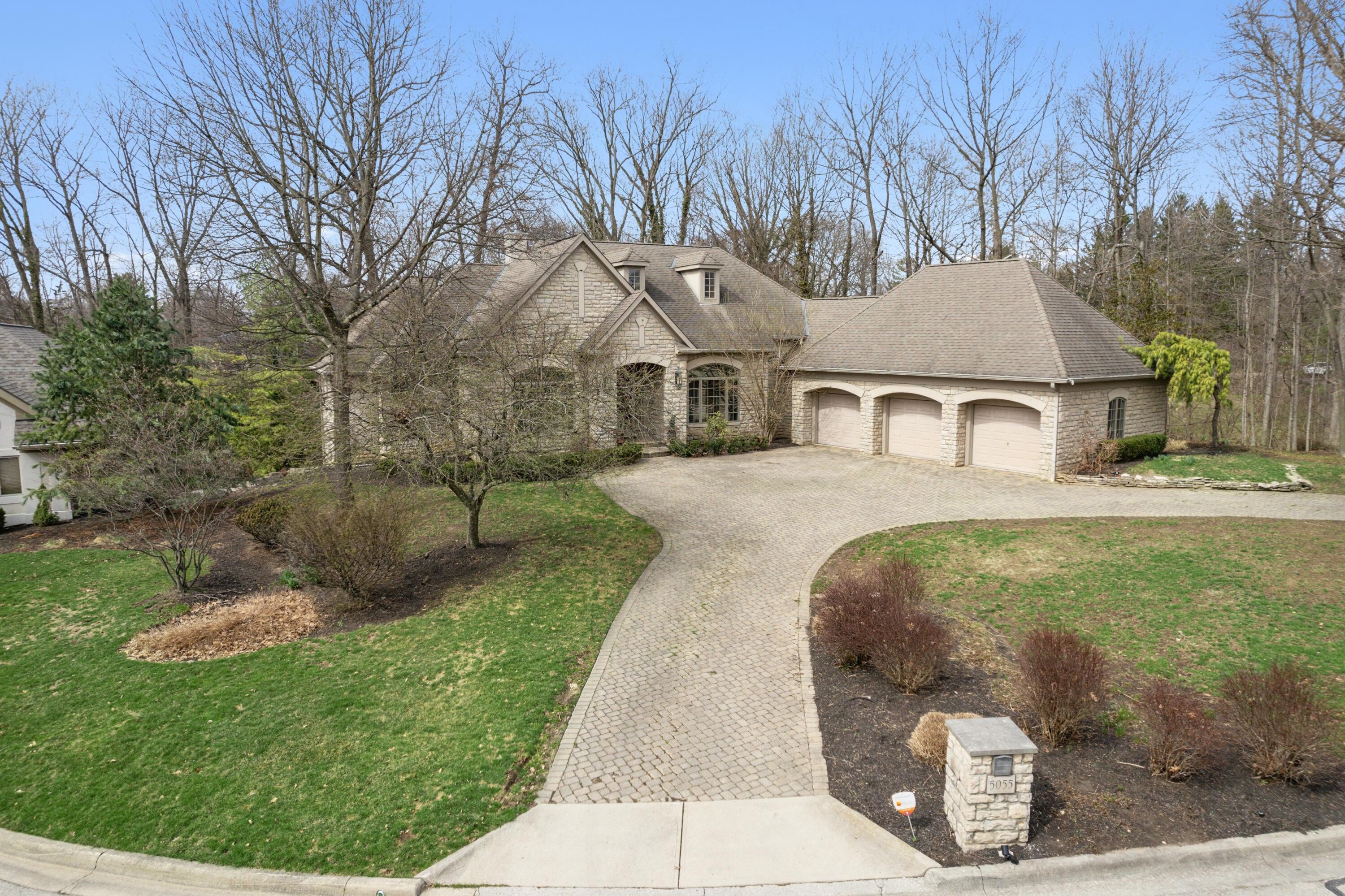 Columbus, Ohio, 43220, United States, 5 Bedrooms Bedrooms, ,5 BathroomsBathrooms,Residential,For Sale,1798291