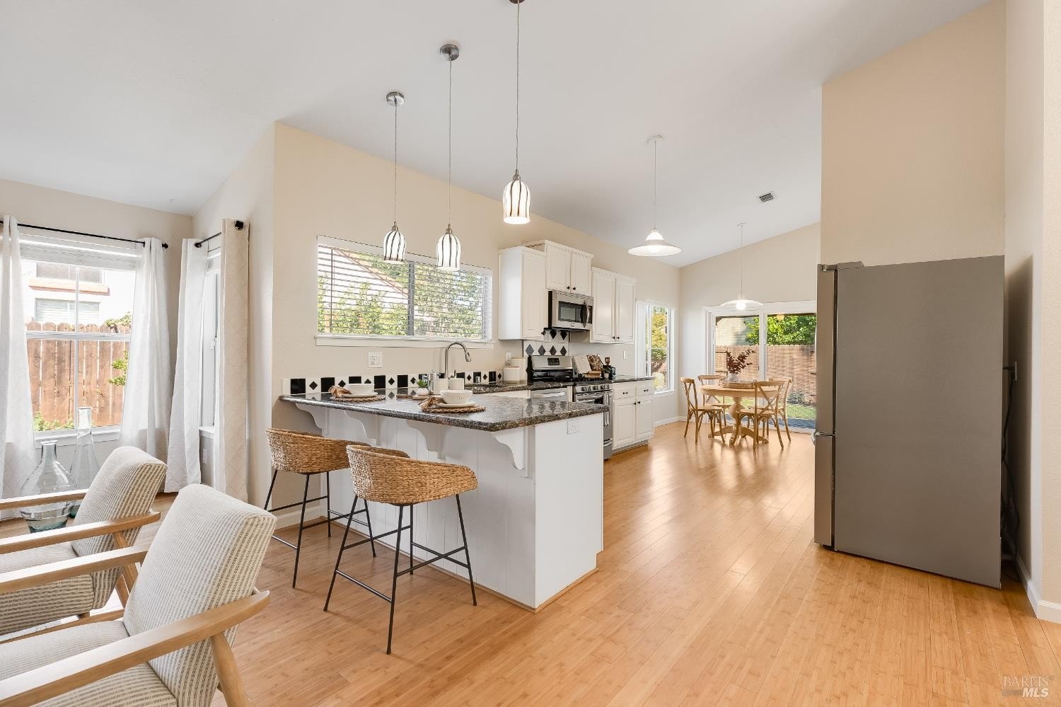 Vacaville, California, 95687, United States, 3 Bedrooms Bedrooms, ,2 BathroomsBathrooms,Residential,For Sale,1932568