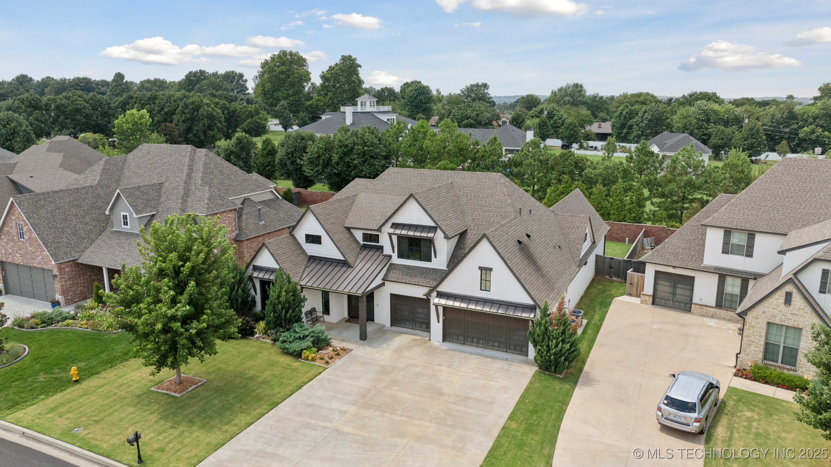 Jenks, Oklahoma, 74037, United States, 4 Bedrooms Bedrooms, ,5 BathroomsBathrooms,Residential,For Sale,1932069
