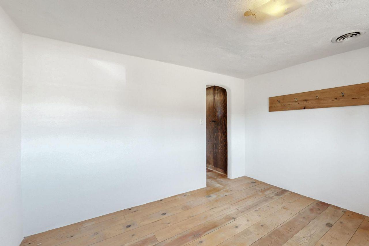 Espanola, New Mexico, 87532, United States, 5 Bedrooms Bedrooms, ,3 BathroomsBathrooms,Residential,For Sale,1762184