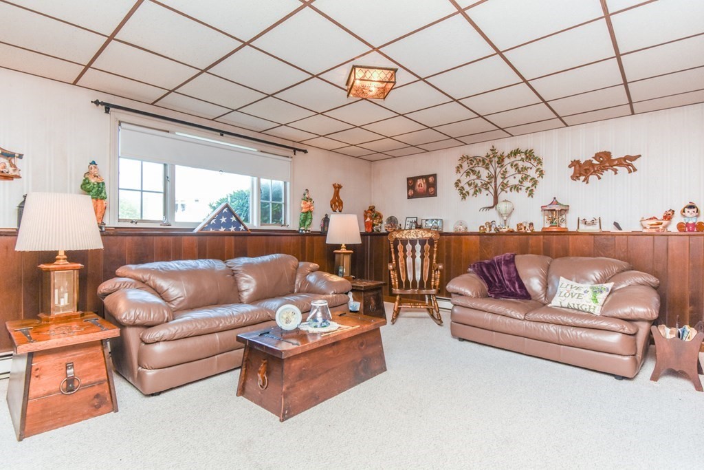 Nahant, Massachusetts, 01908, United States, 4 Bedrooms Bedrooms, ,3 BathroomsBathrooms,Residential,For Sale,1943119
