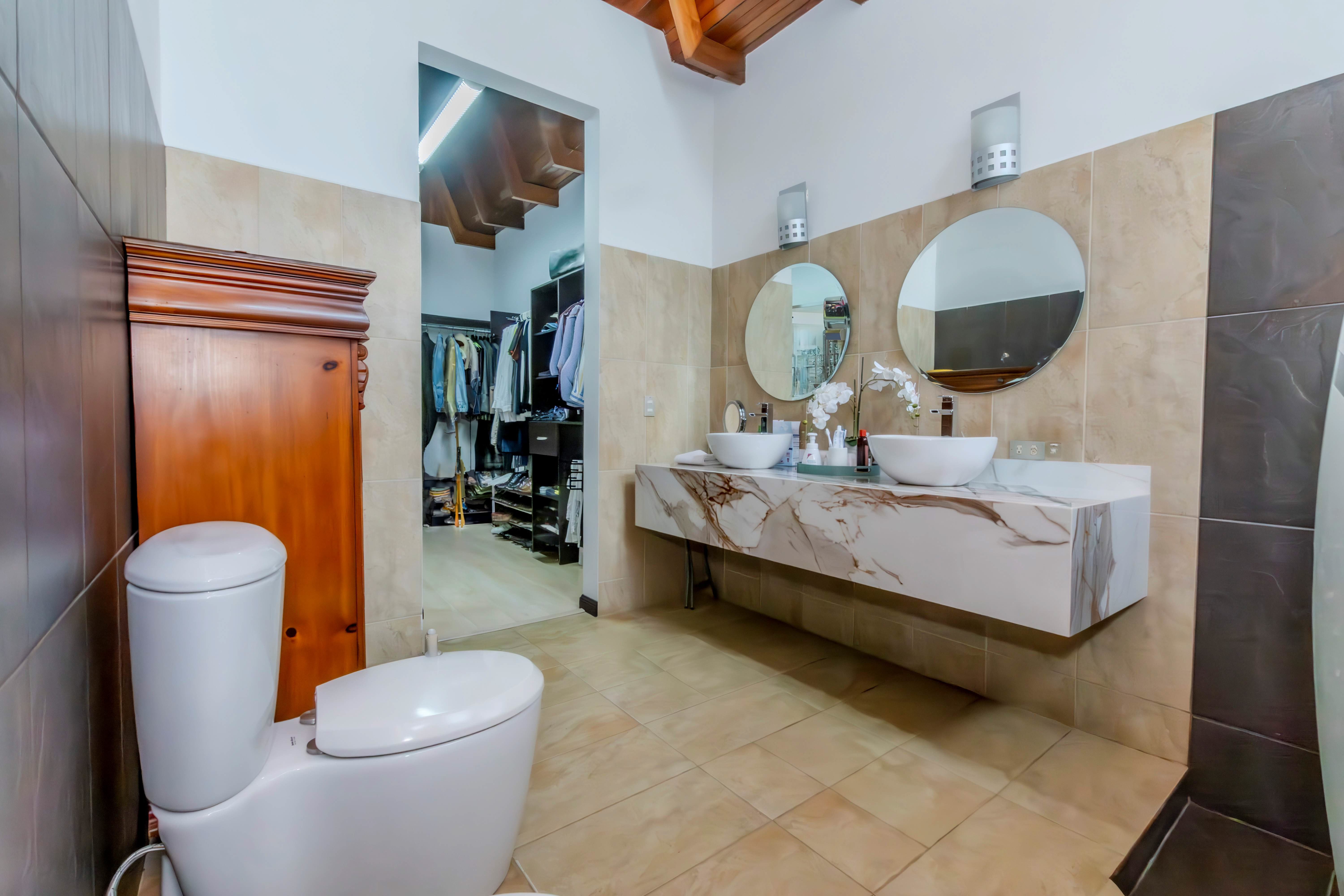 La Guacima, Alajuela, CR, 4 Bedrooms Bedrooms, ,2 BathroomsBathrooms,Residential,For Sale,1708336