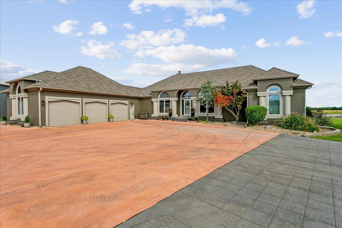 Augusta, Kansas, 67010, United States, 4 Bedrooms Bedrooms, ,4 BathroomsBathrooms,Residential,For Sale,1942309
