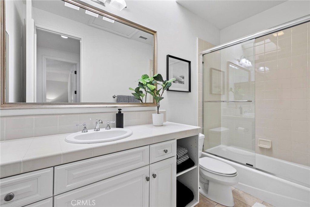 Newport Beach, California, 92663, United States, 3 Bedrooms Bedrooms, ,3 BathroomsBathrooms,Residential,For Sale,1992084