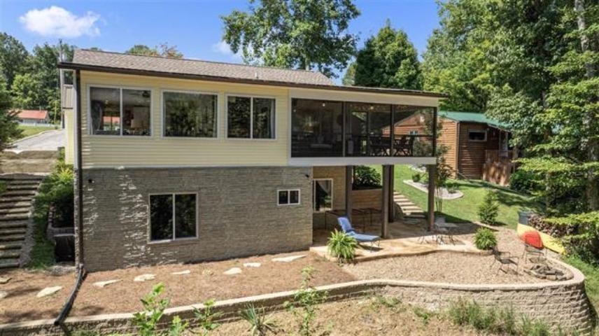 Fountain Run, Kentucky, 42133, United States, 4 Bedrooms Bedrooms, ,3 BathroomsBathrooms,Residential,For Sale,1827349