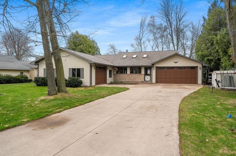 SHAWANO, Wisconsin, 54166, United States, 3 Bedrooms Bedrooms, ,2 BathroomsBathrooms,Residential,For Sale,1792978