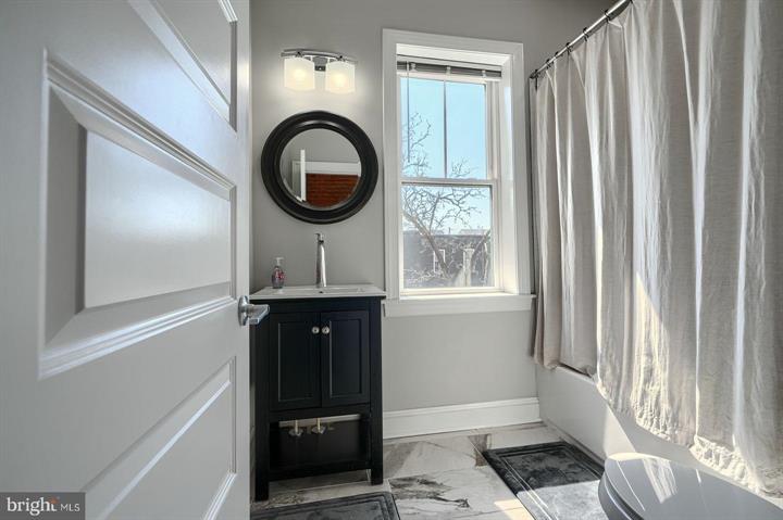 Baltimore, Maryland, 21230, United States, 5 Bedrooms Bedrooms, ,7 BathroomsBathrooms,Residential,For Sale,1920297