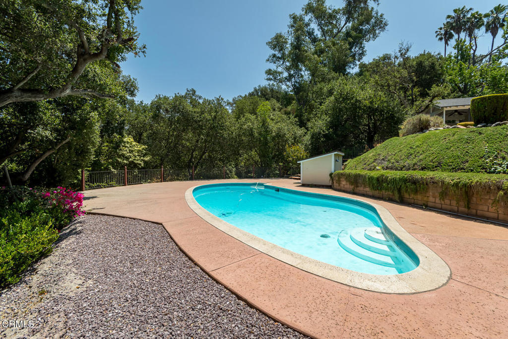 La Canada Flintridge, California, 91011, United States, 3 Bedrooms Bedrooms, ,1 BathroomBathrooms,Residential,For Sale,1901874