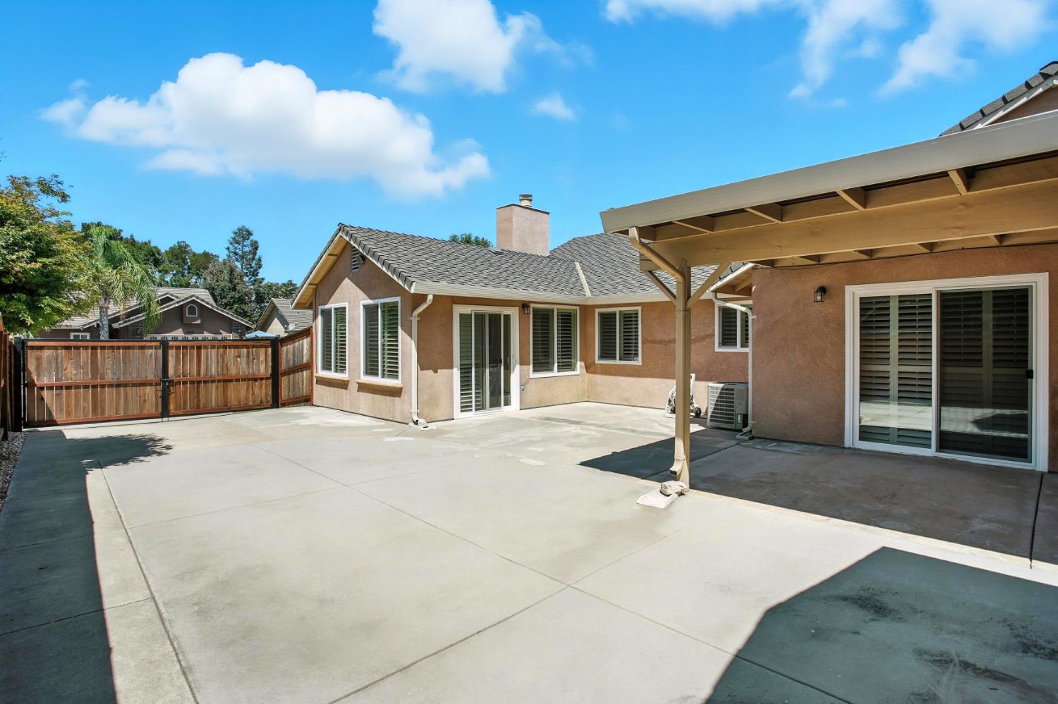 Galt, California, 95632, United States, 3 Bedrooms Bedrooms, ,2 BathroomsBathrooms,Residential,For Sale,1906984