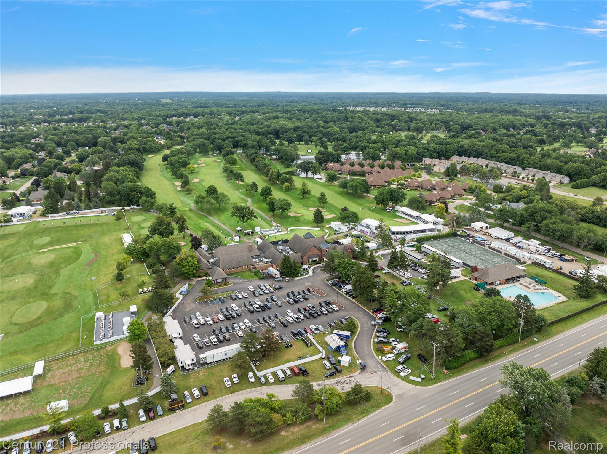 GrandBlanc, Michigan, 48439, United States, 4 Bedrooms Bedrooms, ,5 BathroomsBathrooms,Residential,For Sale,1980457