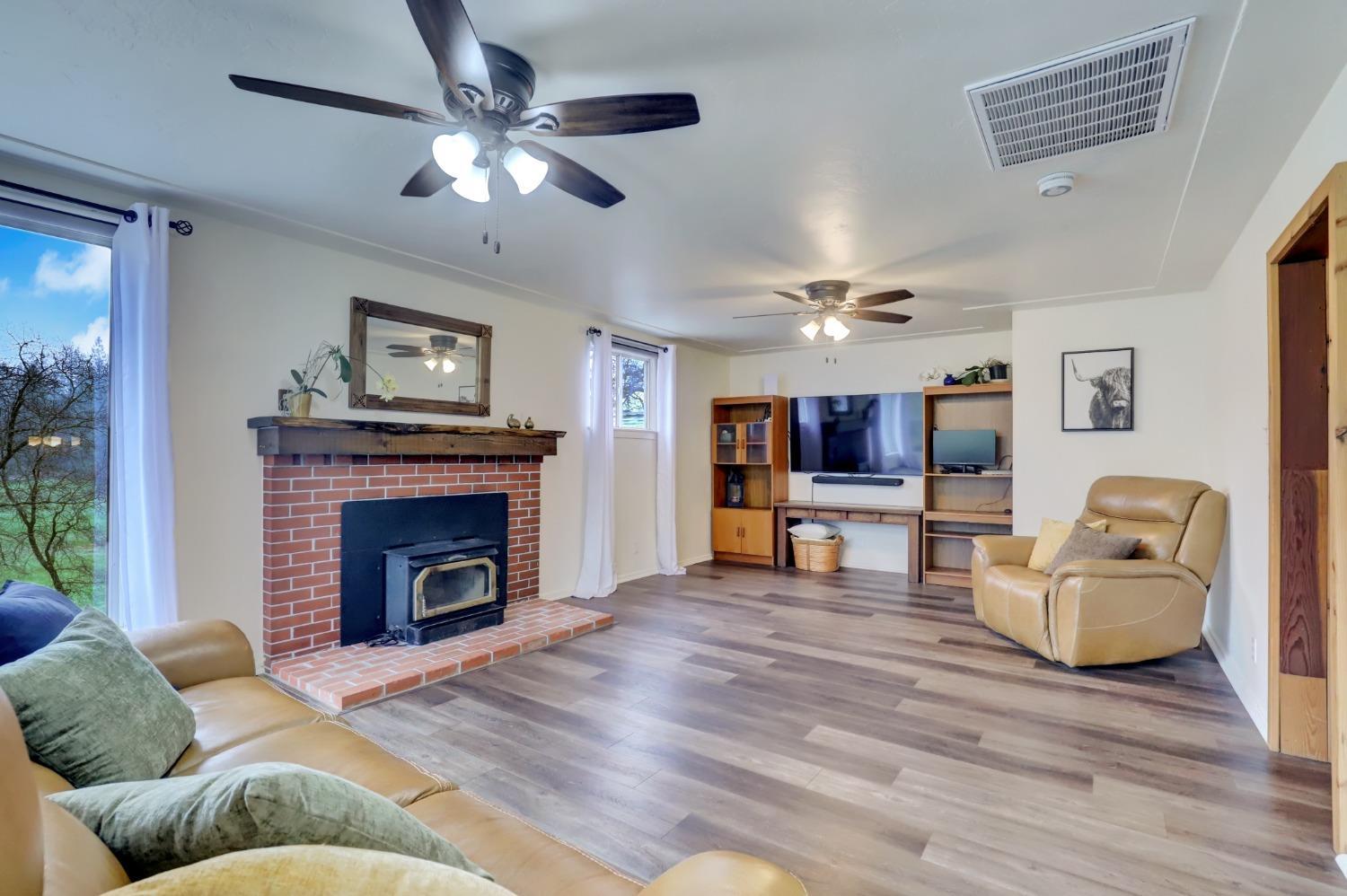 Nevada City, California, 95959, United States, 3 Bedrooms Bedrooms, ,2 BathroomsBathrooms,Residential,For Sale,1766144