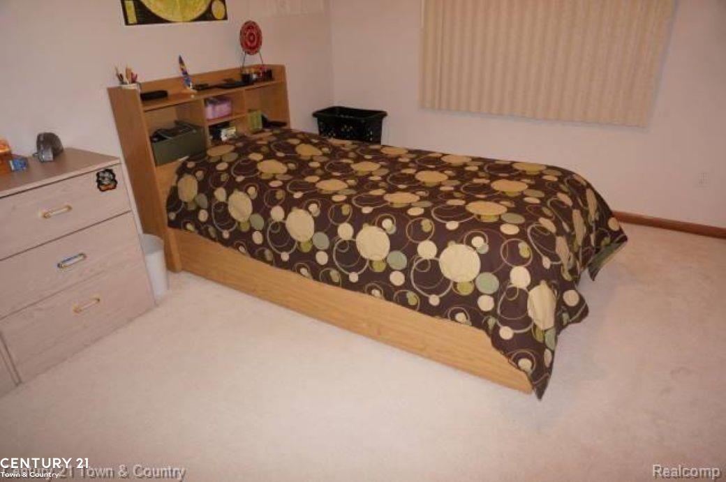Macomb Twp, Michigan, 48044, United States, 4 Bedrooms Bedrooms, ,4 BathroomsBathrooms,Residential,For Sale,1894299