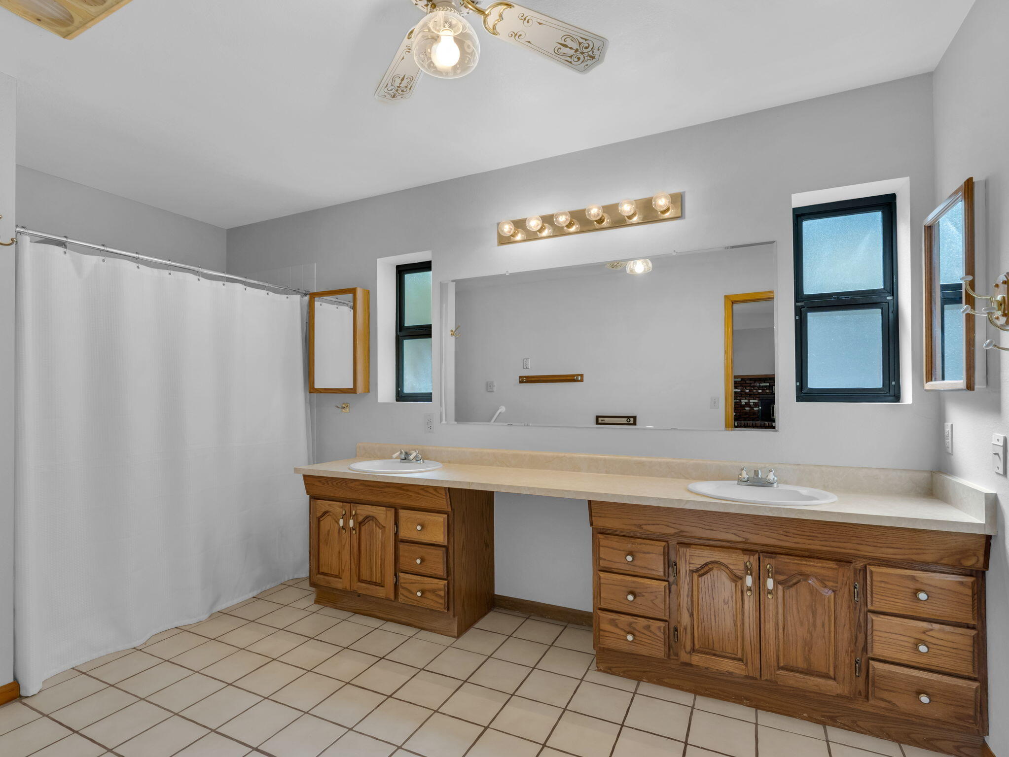 Pine, Arizona, 85544, United States, 3 Bedrooms Bedrooms, ,2 BathroomsBathrooms,Residential,For Sale,1828056