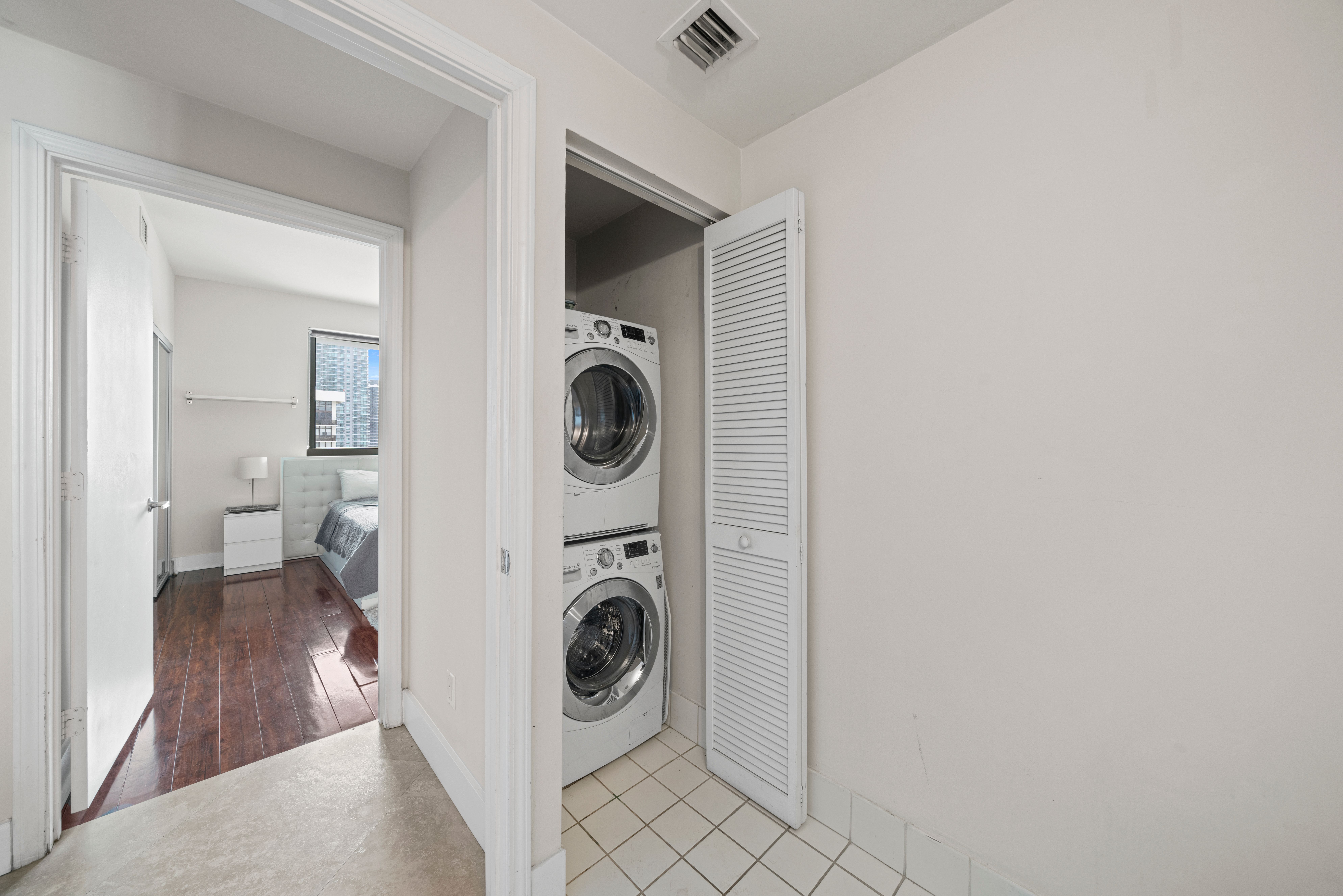  601 NE 36th St, Miami, FL, 33137 - 物件實景
