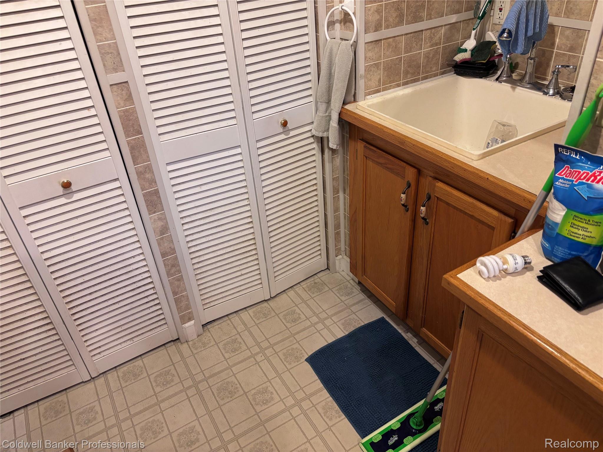 HarrisonTownship, Michigan, 48045, United States, 4 Bedrooms Bedrooms, ,3 BathroomsBathrooms,Residential,For Sale,1896563