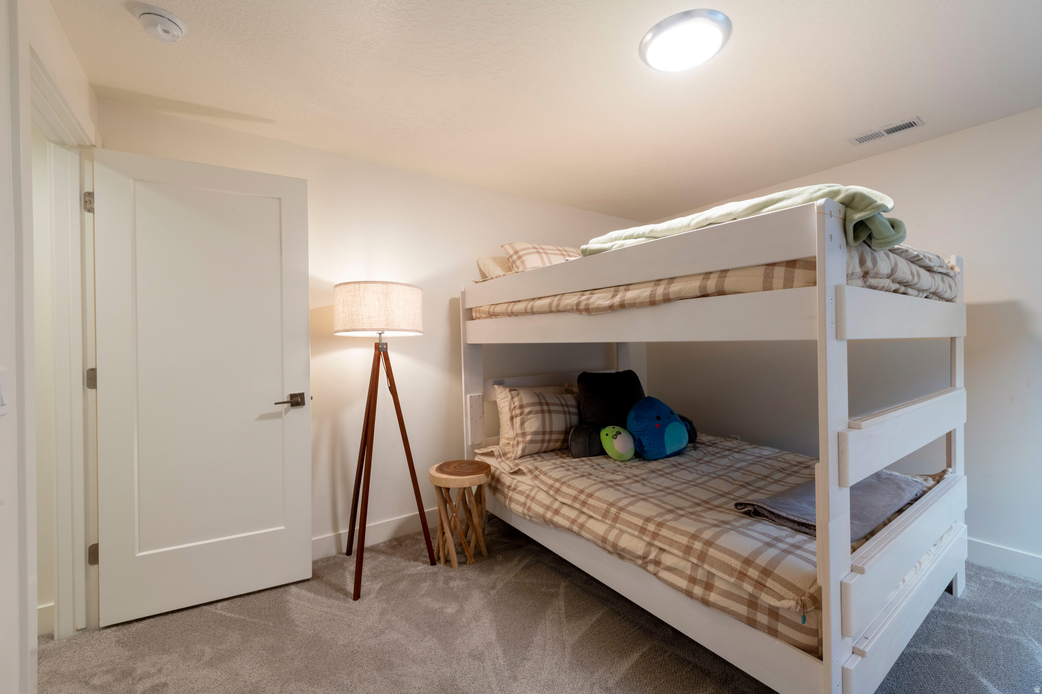 Holladay, Utah, 84117, United States, 4 Bedrooms Bedrooms, ,4 BathroomsBathrooms,Residential,For Sale,1991877