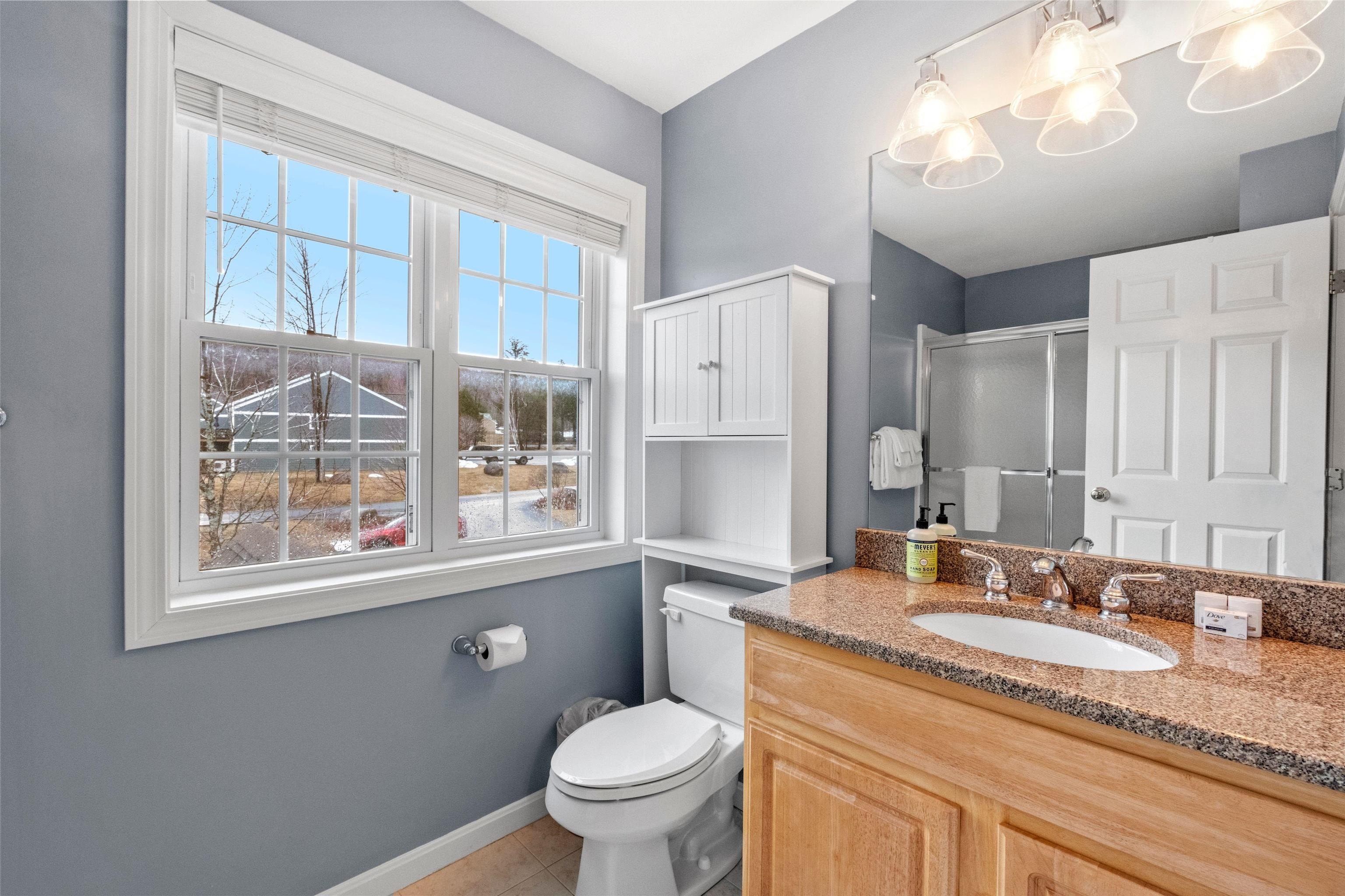 Lincoln, New Hampshire, 03251, United States, 4 Bedrooms Bedrooms, ,4 BathroomsBathrooms,Residential,For Sale,1915256