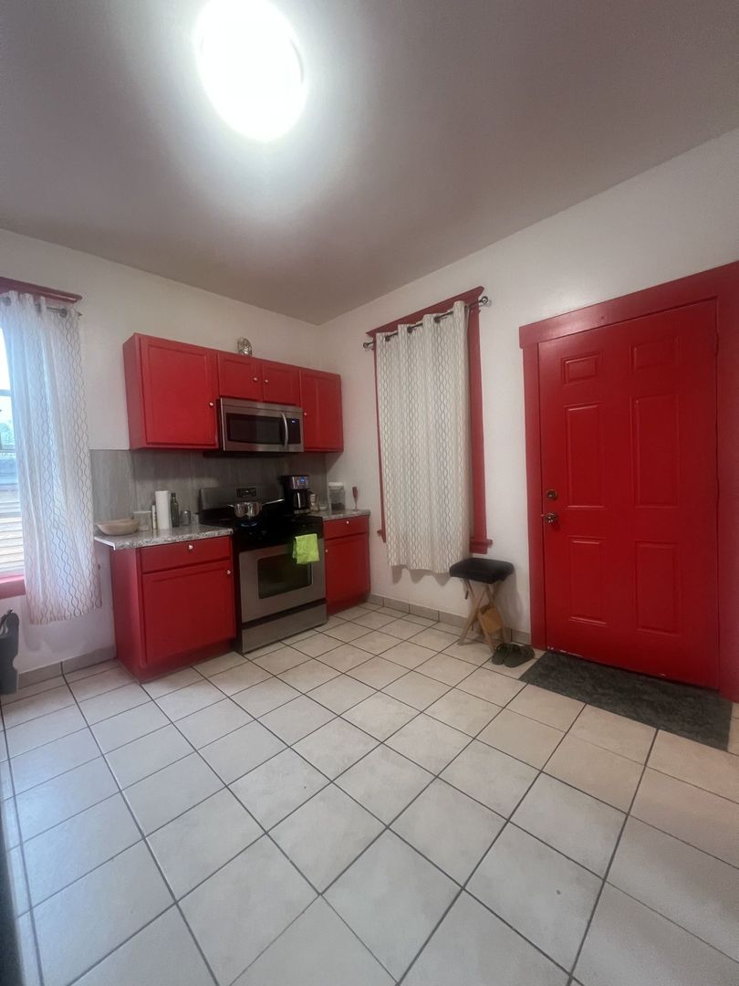 Chicago, Illinois, 60651, United States, 8 Bedrooms Bedrooms, ,Residential,For Sale,1842045