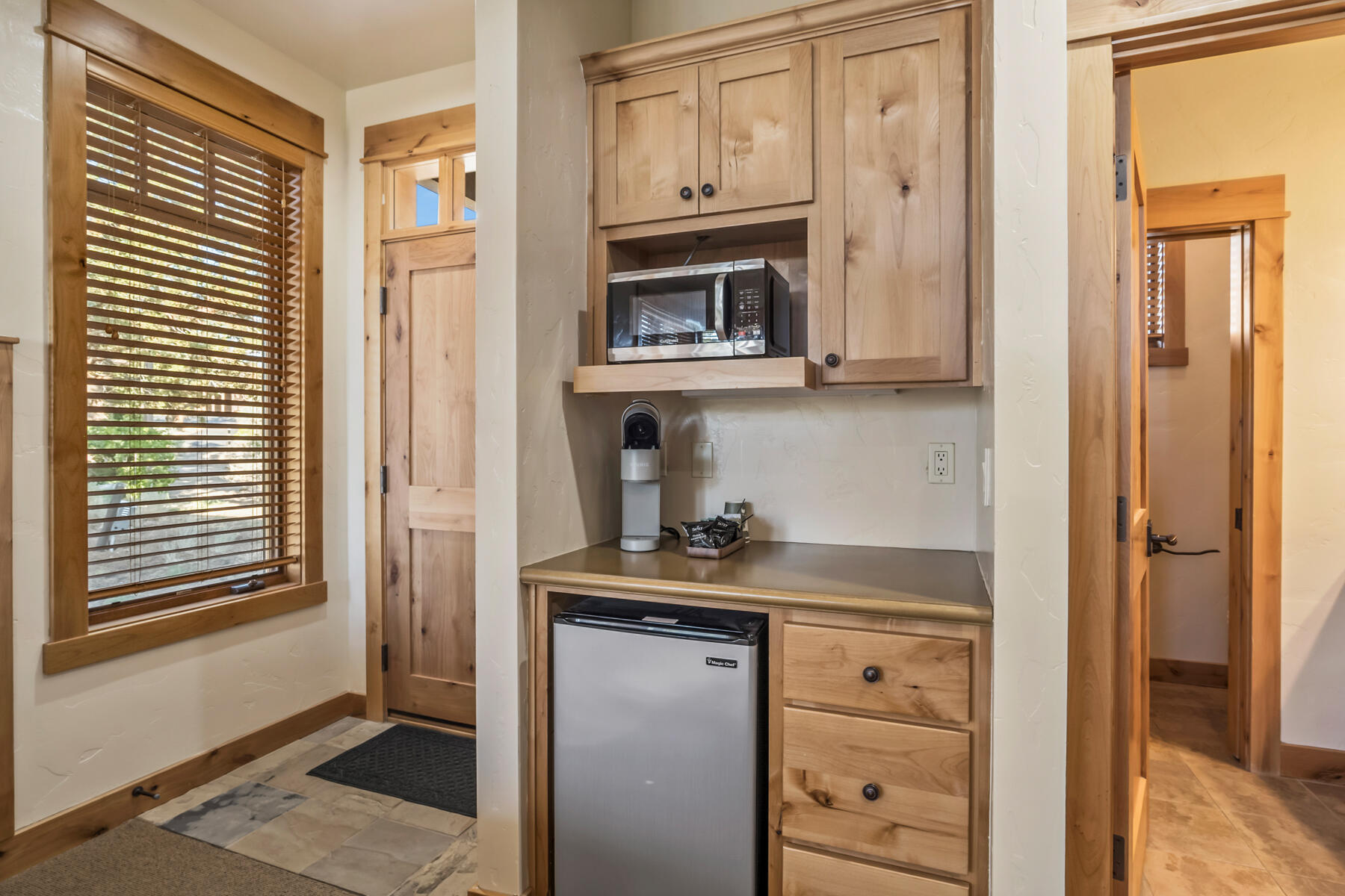 Powell Butte, Oregon, 97753, United States, 3 Bedrooms Bedrooms, ,4 BathroomsBathrooms,Residential,For Sale,1917768