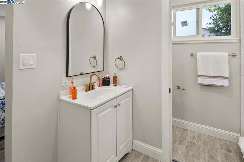 Livermore, California, 94551, United States, 3 Bedrooms Bedrooms, ,2 BathroomsBathrooms,Residential,For Sale,1986082