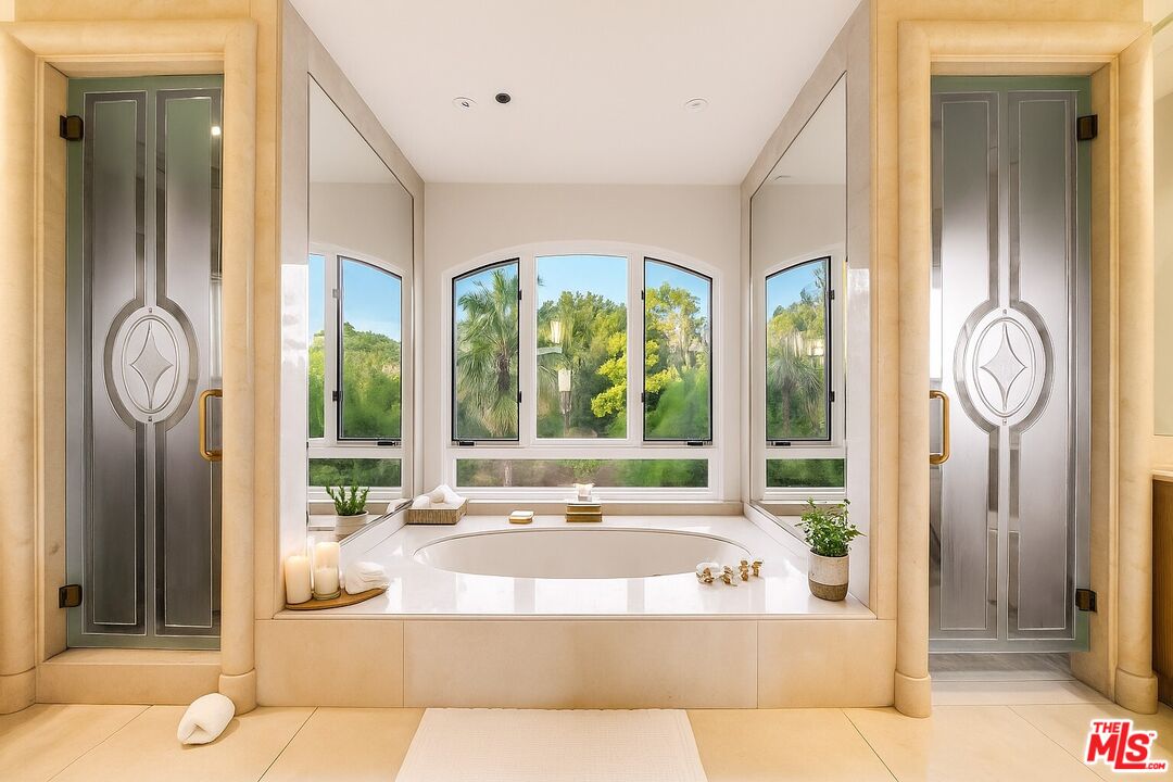 Beverly Hills, California, 90210, United States, 5 Bedrooms Bedrooms, ,4 BathroomsBathrooms,Residential,For Sale,1991118