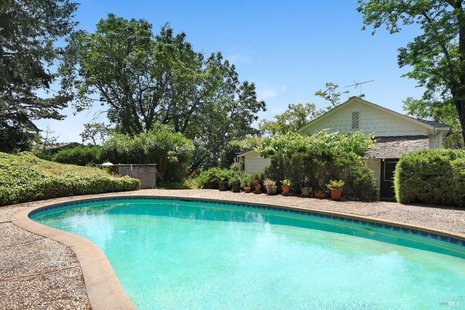 Glen Ellen, California, 95442, United States, 4 Bedrooms Bedrooms, ,3 BathroomsBathrooms,Residential,For Sale,1974615