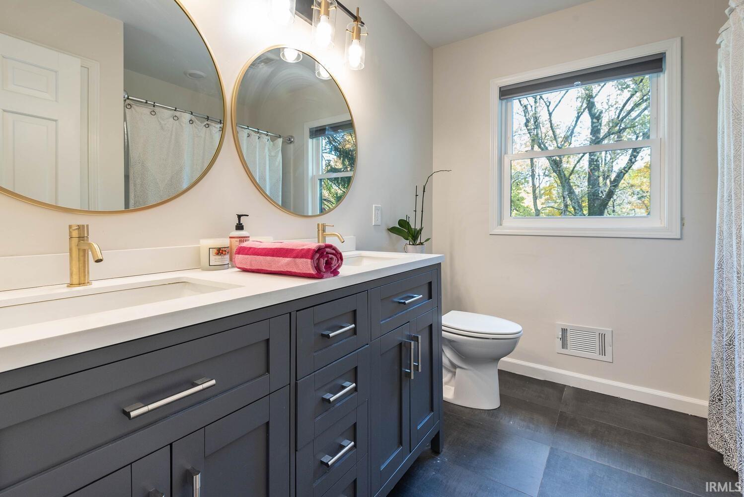 Bloomington, Indiana, 47401, United States, 5 Bedrooms Bedrooms, ,5 BathroomsBathrooms,Residential,For Sale,1982859