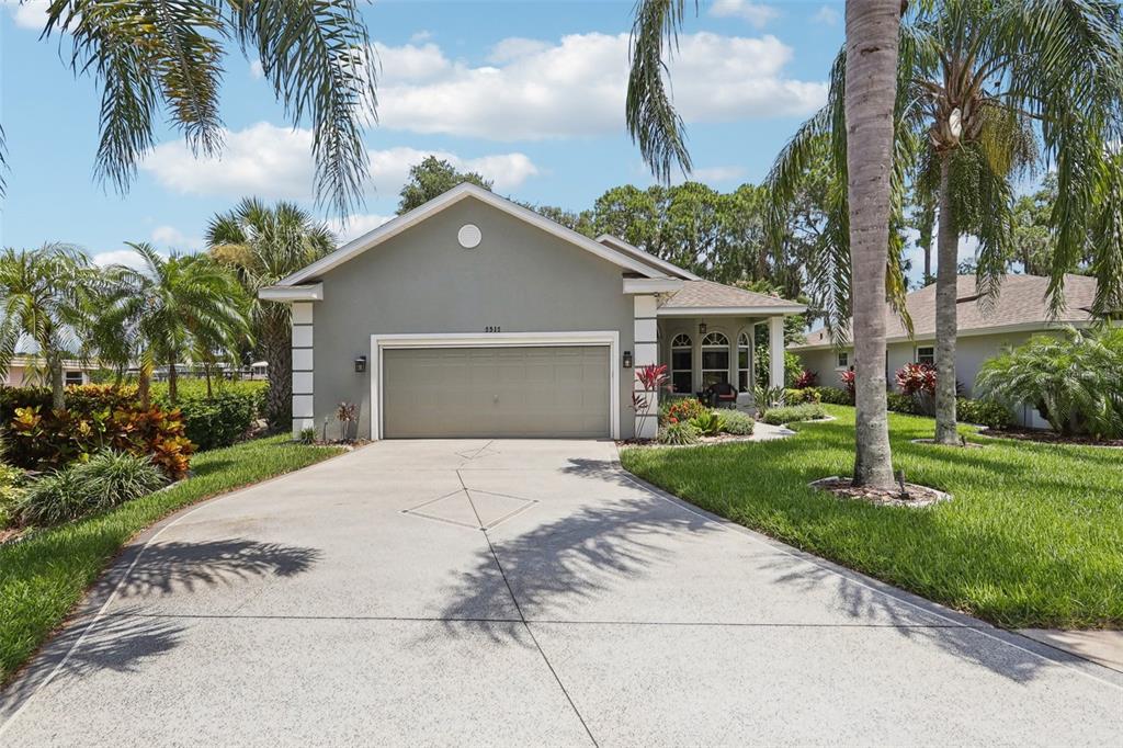 Tavares, Florida, 32778, United States, 2 Bedrooms Bedrooms, ,2 BathroomsBathrooms,Residential,For Sale,1867247