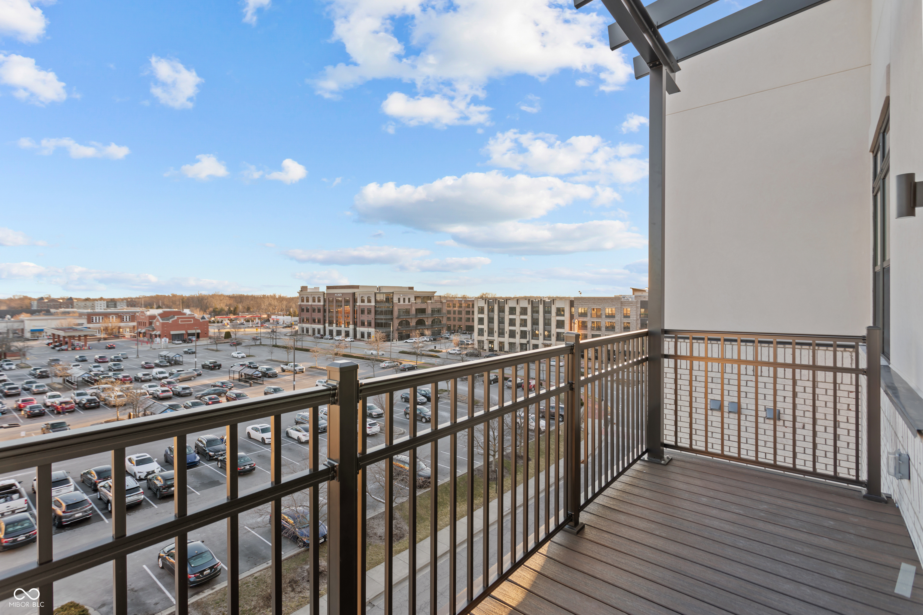 Carmel, Indiana, 46032, United States, 2 Bedrooms Bedrooms, ,3 BathroomsBathrooms,Residential,For Sale,1982806