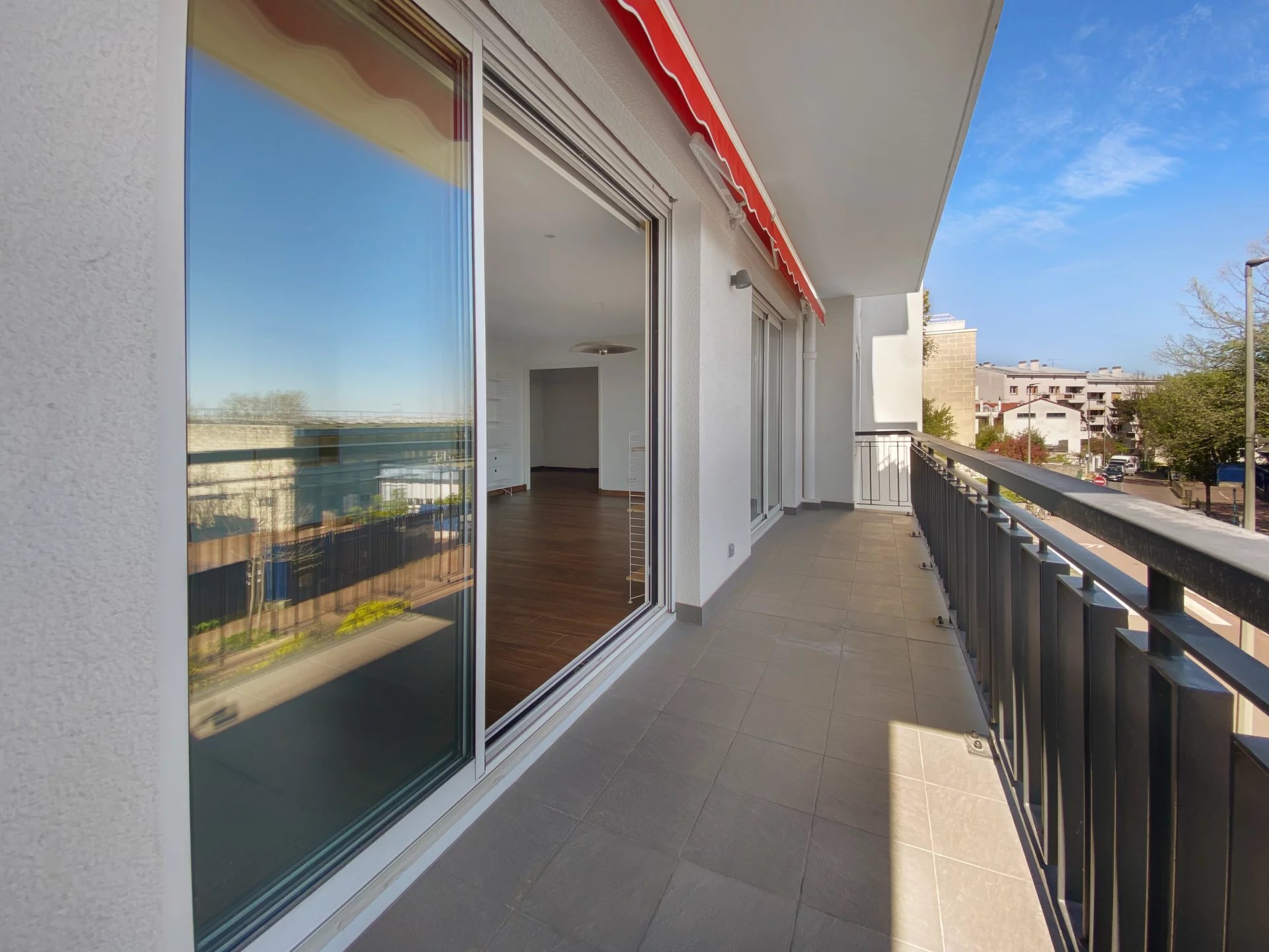 Suresnes, Île-de-France, 92150, FR, 5 Bedrooms Bedrooms, ,3 BathroomsBathrooms,Residential,For Sale,1932825