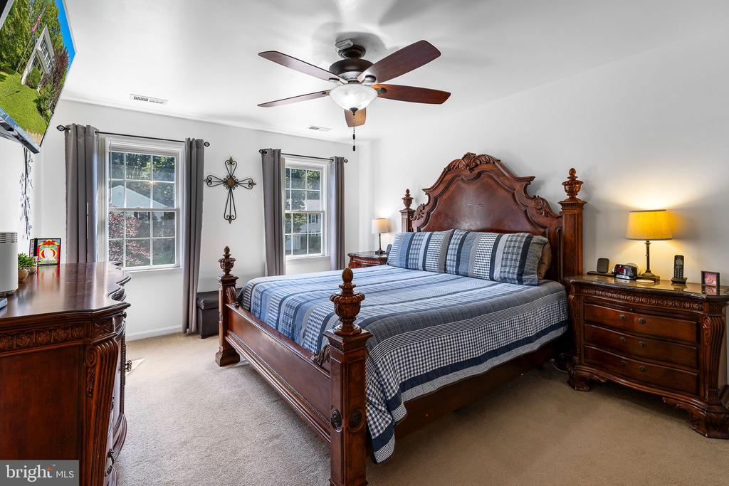 Fredericksburg, Virginia, 22408, United States, 5 Bedrooms Bedrooms, ,4 BathroomsBathrooms,Residential,For Sale,1900737