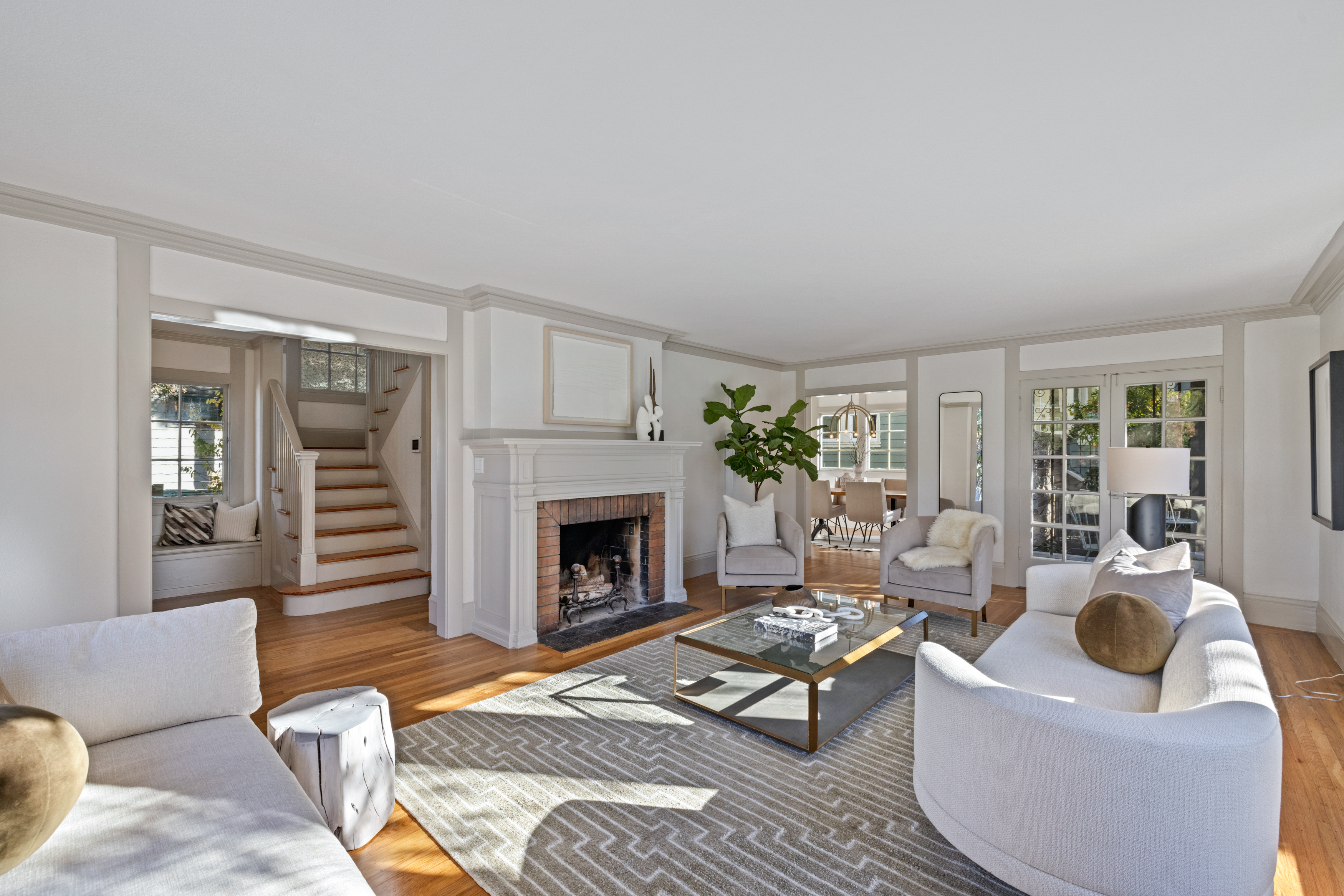  Classic Berkeley Charm Meets Versatility: Elmwood Home Plus Duplex - 物件實景