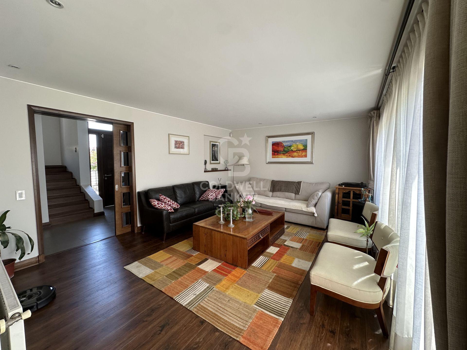 Las Condes, Chile, 4 Bedrooms Bedrooms, ,5 BathroomsBathrooms,Residential,For Sale,1728861