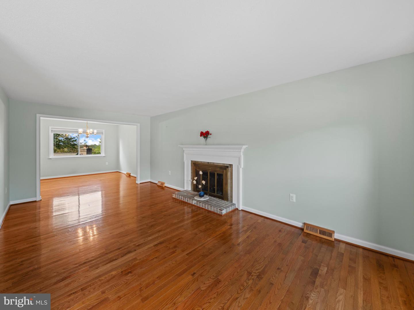 Annandale, Virginia, 22003, United States, 3 Bedrooms Bedrooms, ,4 BathroomsBathrooms,Residential,For Sale,2001924